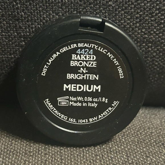 Laura Geller Baked Bronze N Brighten- Medium - Picture 3 of 3